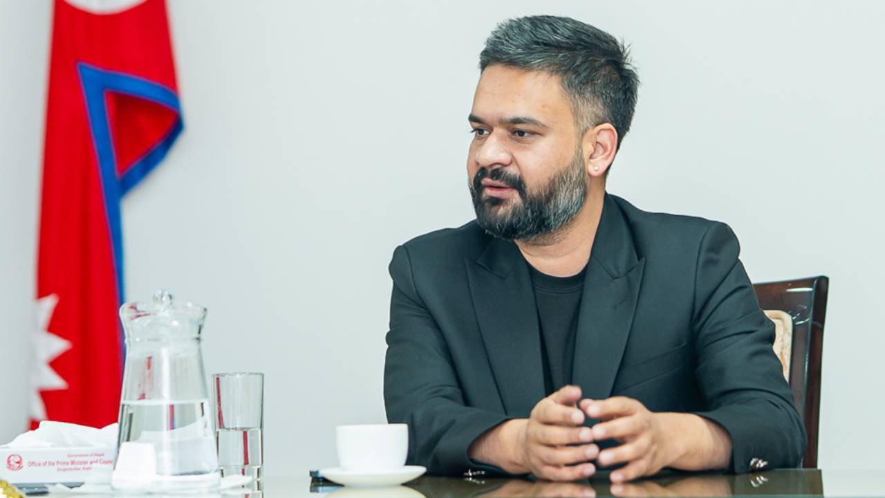 अर्थ मन्त्रीसहित योजना आयोग र नीति अनुसन्धान प्रति...